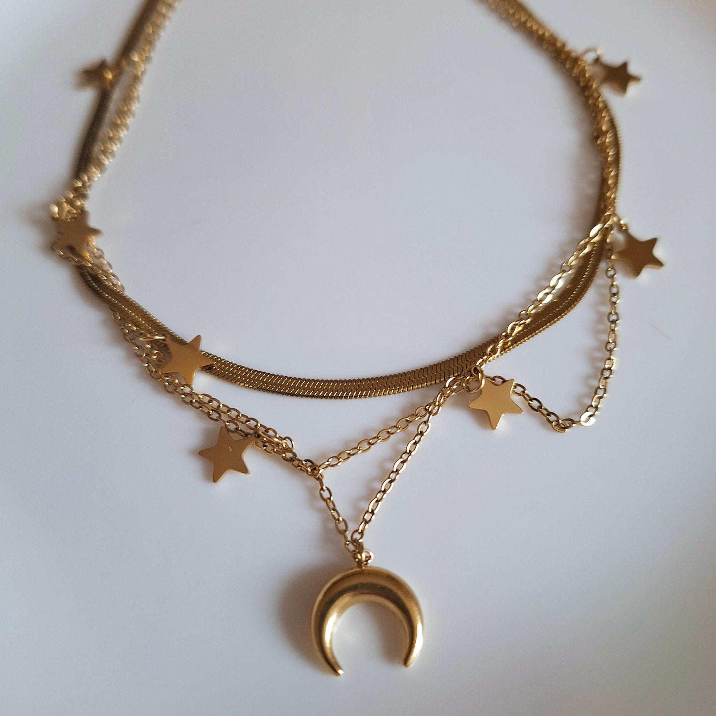Collier Céleste Triple Rangs – Lune & Étoiles – Acier Inoxydable Doré - Bonheur de Lune