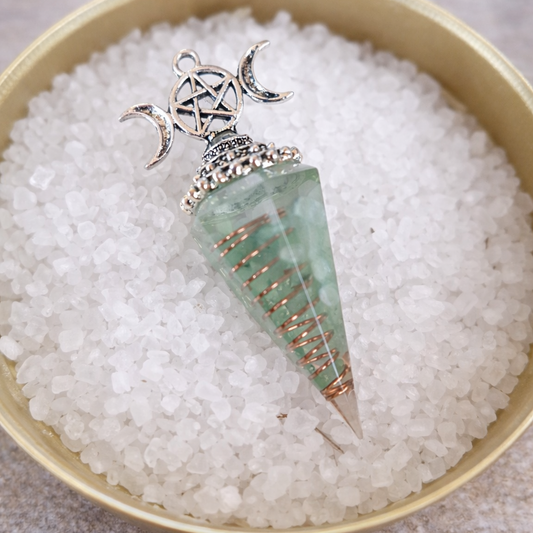 Comment purifier un pendule facilement ? Méthodes simples pour débutant