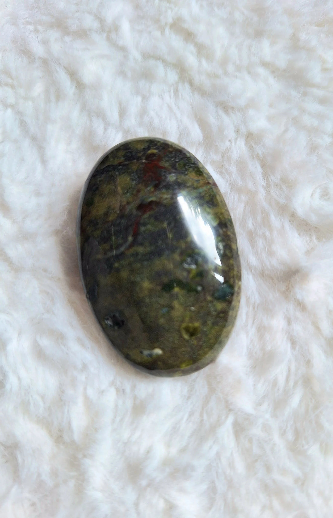 Découvrez le Jaspe Sang de Dragon Propriétés, Bienfaits Utilisations - Bonheur de Lune