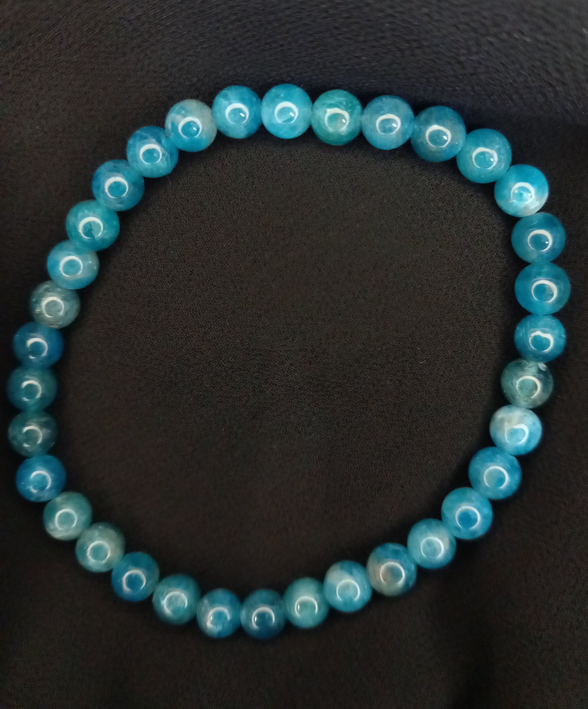 Bracelet Apatite Bleue 6 mm – Clarté, Confiance & Expression - Bonheur de Lune