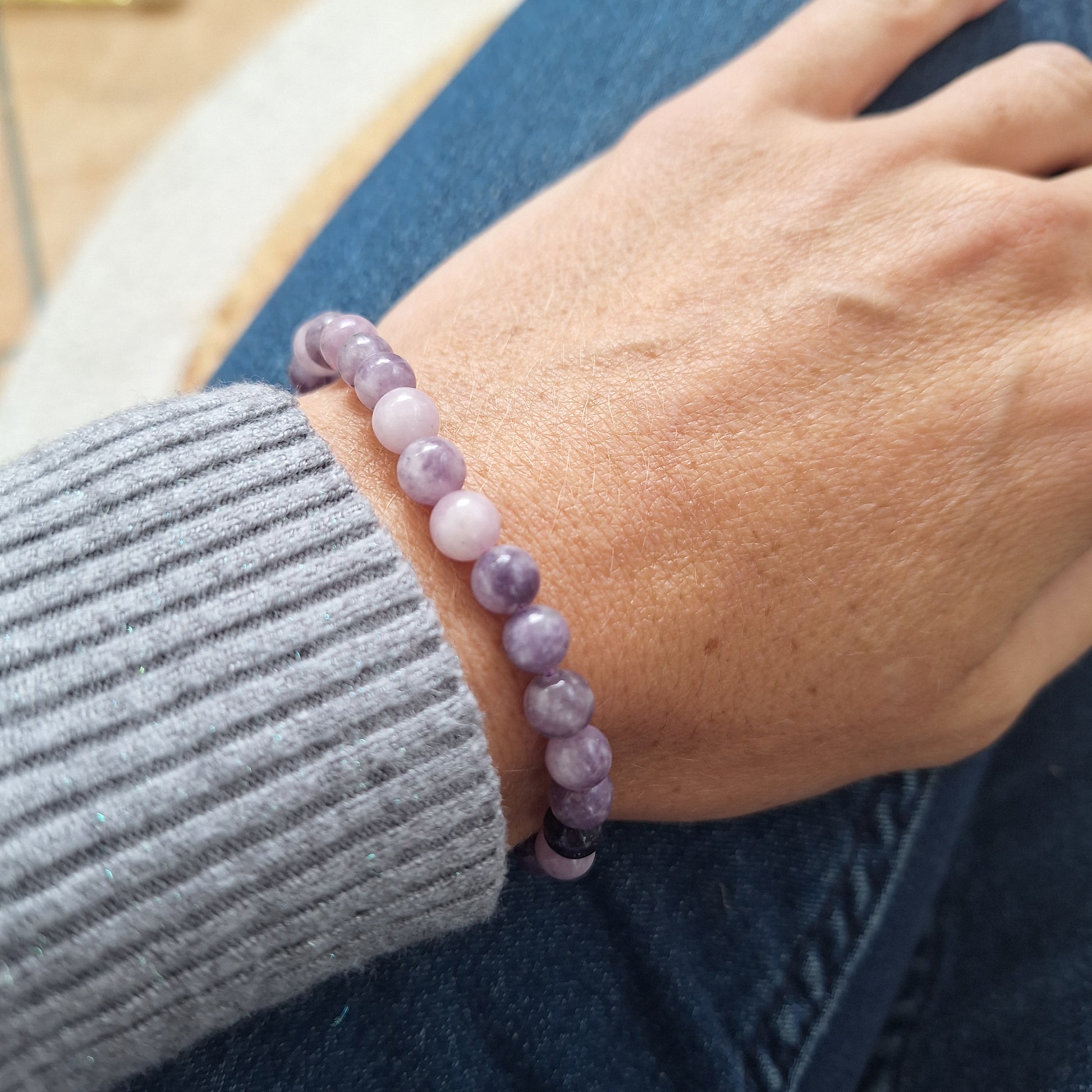 Bracelet Lépidolite 6 mm – Sérénité & Équilibre Émotionnel - Bonheur de Lune