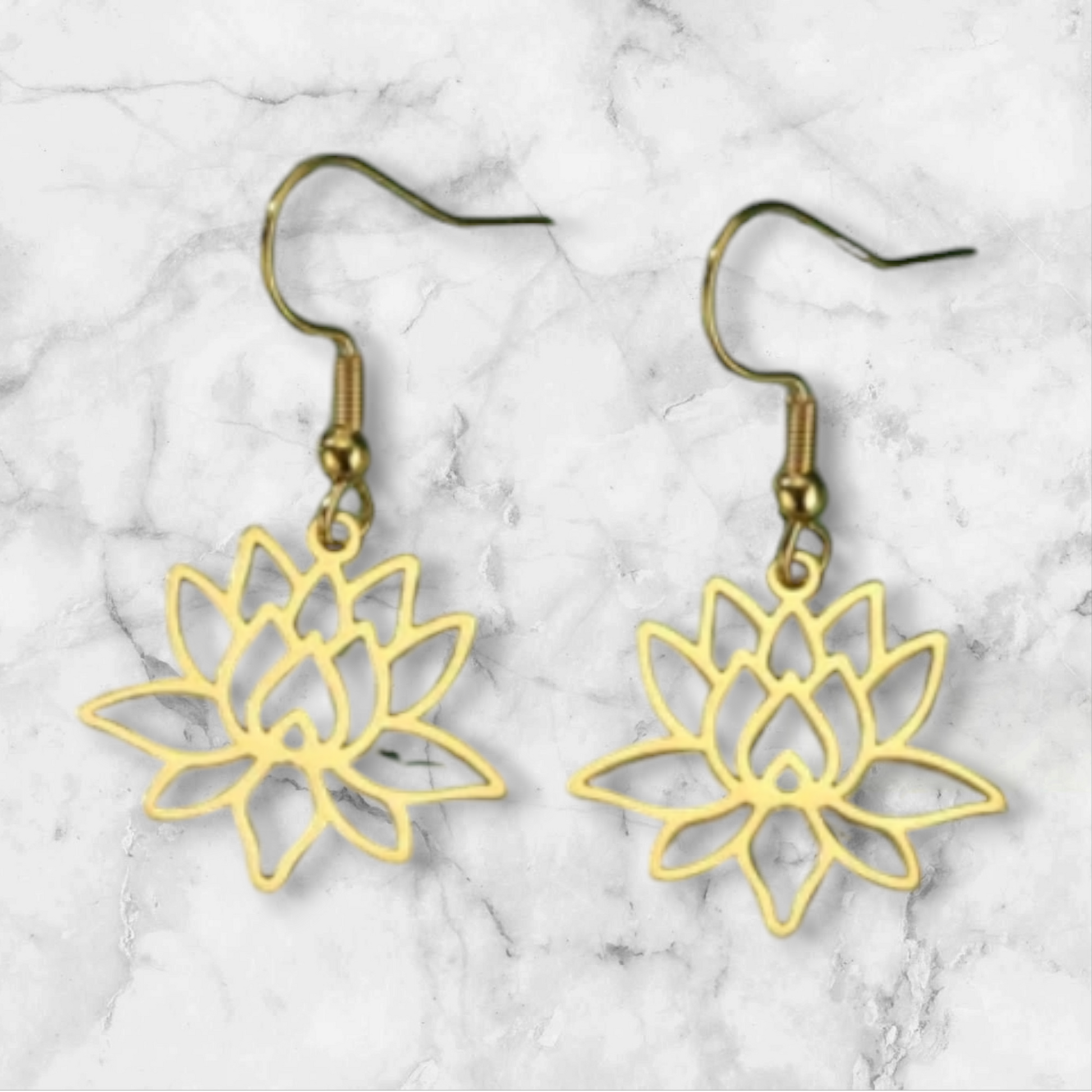 Boucles d’Oreilles Lotus – Pureté & Éveil Spirituel – Acier Inoxydable Doré ou Argenté - Bonheur de Lune