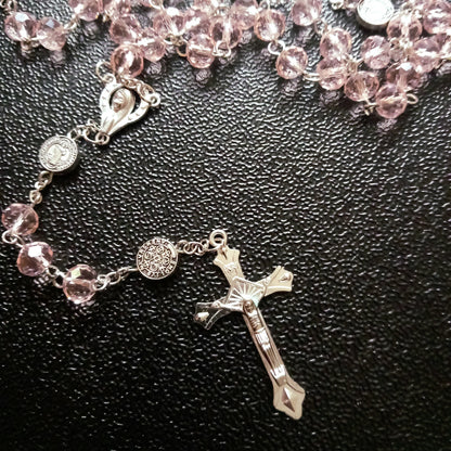 Chapelet de Communion en Perles de Verre Rose - Collier Long avec Croix Chrétienne et Médaille Vierge Marie – Bonheur de Lune