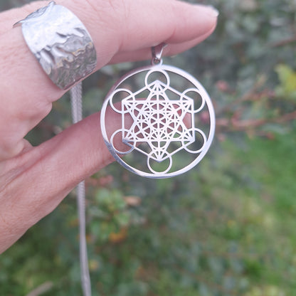Collier Cube de Métatron – Protection & Harmonie – Acier Inoxydable Doré ou Argenté (2 cm ou 4 cm) – Bonheur de Lune