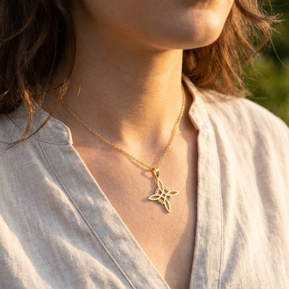 Collier Nœud de Sorcière – Talisman de Protection & Équilibre – Acier Inoxydable Doré - Bonheur de Lune
