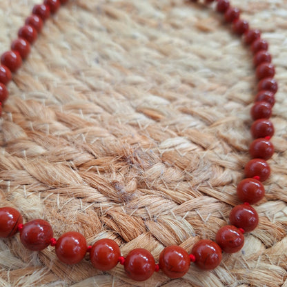Collier Jaspe Rouge 8 mm – Courage & Stabilité – Acier Inoxydable - Bonheur de Lune