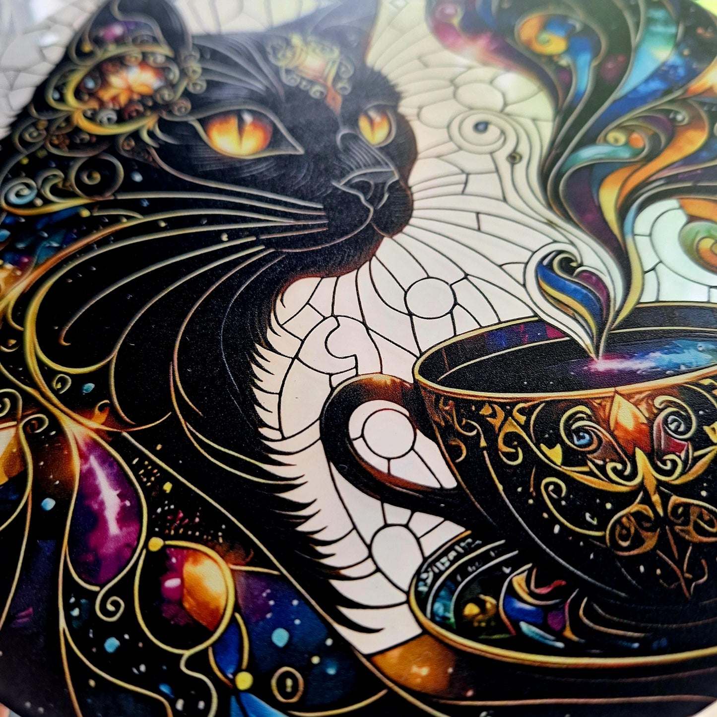 Vitrail à suspendre Chat Noir – Élégance mystique et lumière féerique - Bonheur de Lune