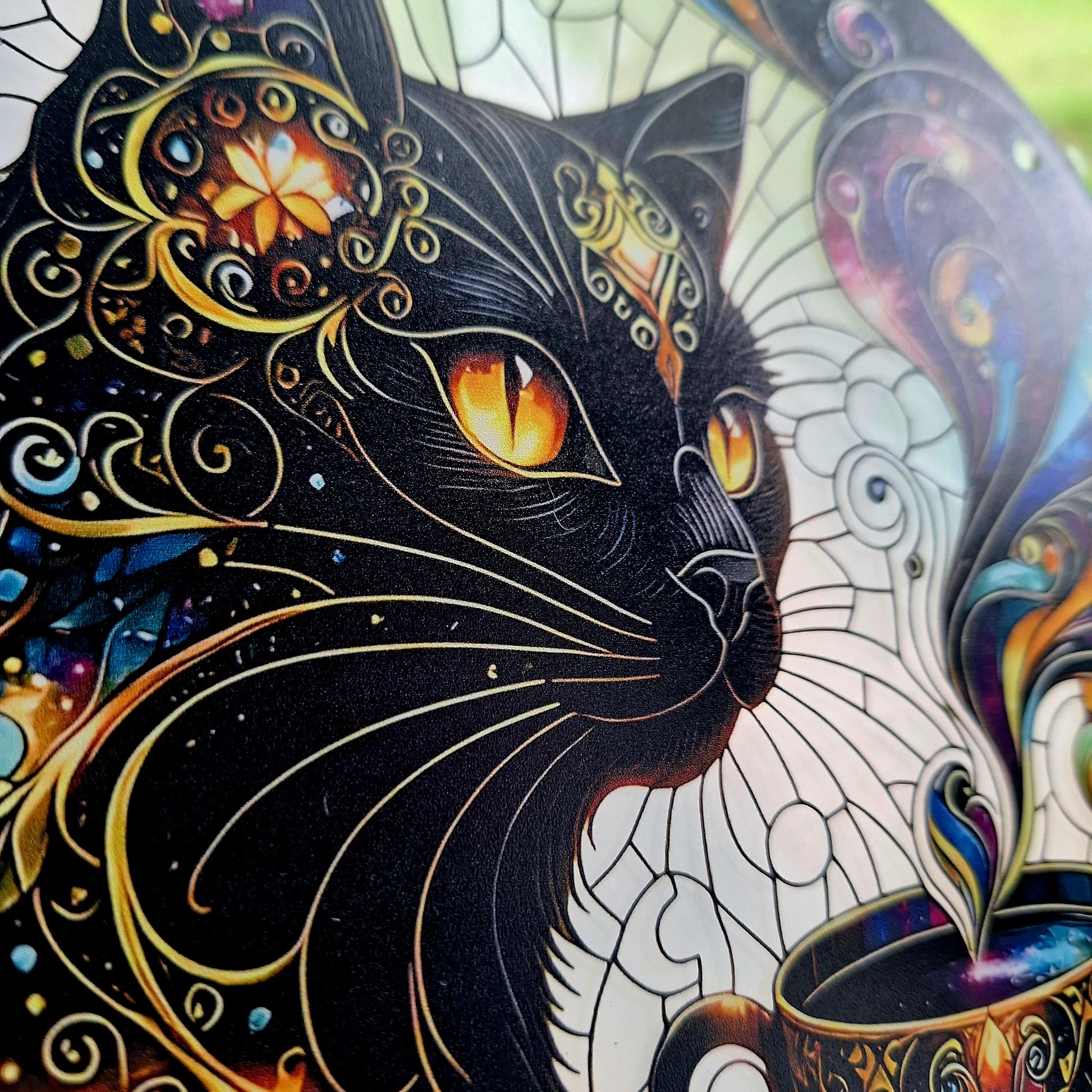 Vitrail à suspendre Chat Noir – Élégance mystique et lumière féerique - Bonheur de Lune